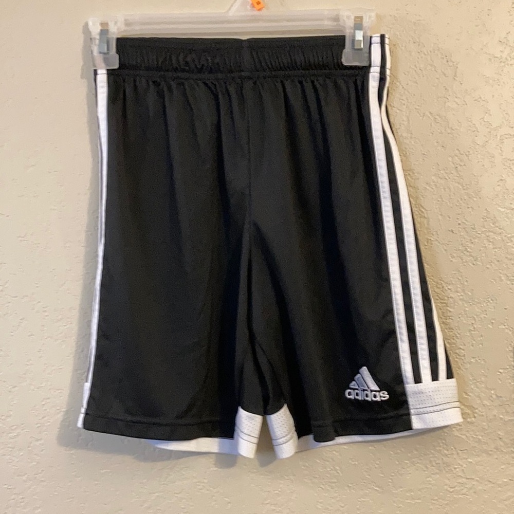 3 stripe Boys large shorts